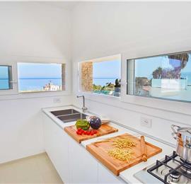 3 bedroom villa with pool & sea views, Alcamo Marina, sleeps 6-7